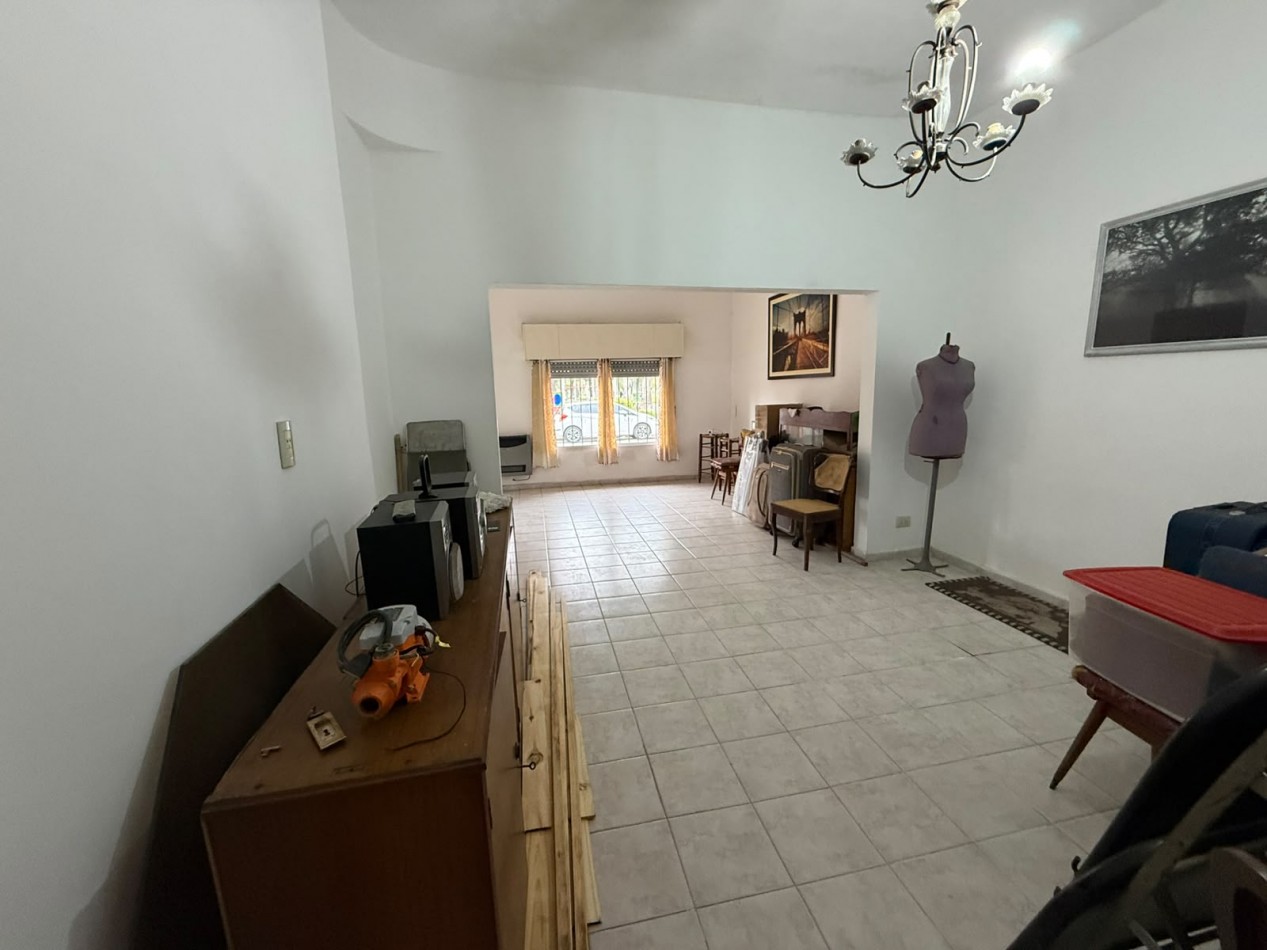 Casa con Departamento Independiente en Venta - Ideal para Vivienda Multifamiliar o Inversion