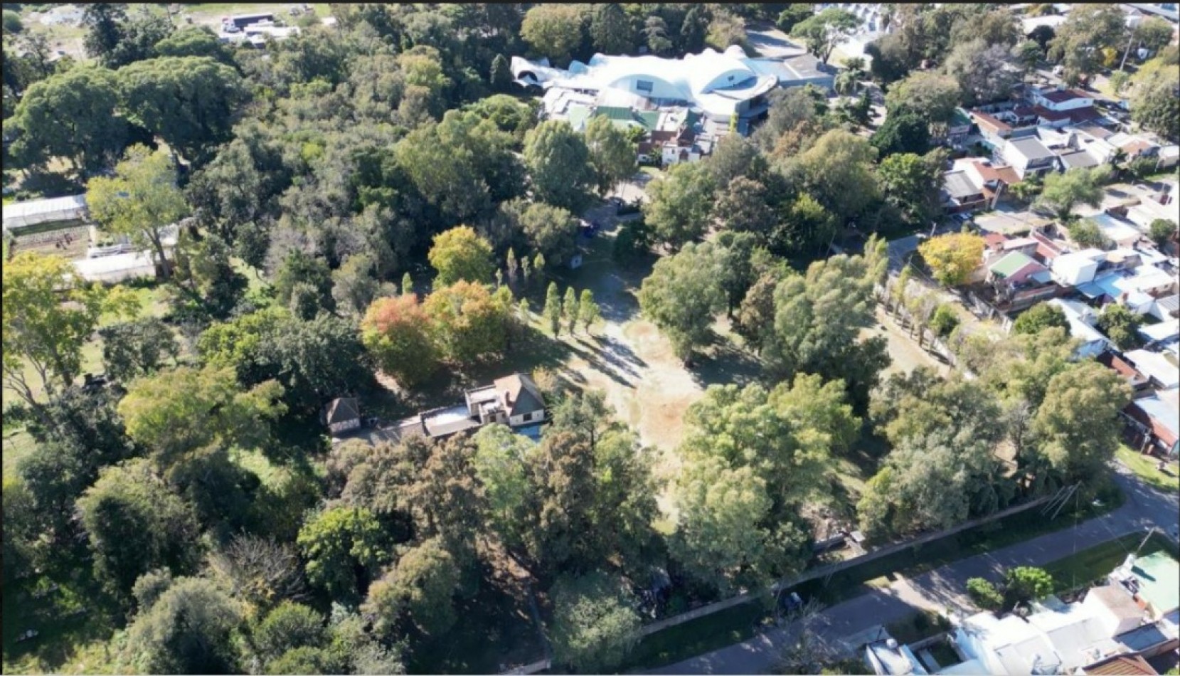 Predio Industrial y Comercial en Venta - Quilmes