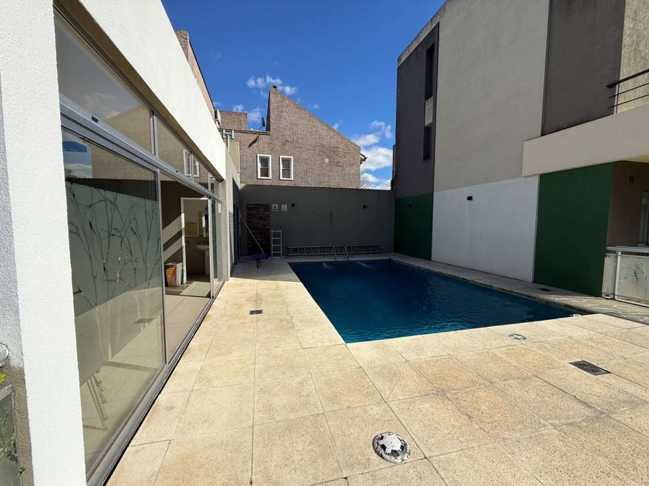 Triplex en Venta - Con Cochera, Balcon y Amenities