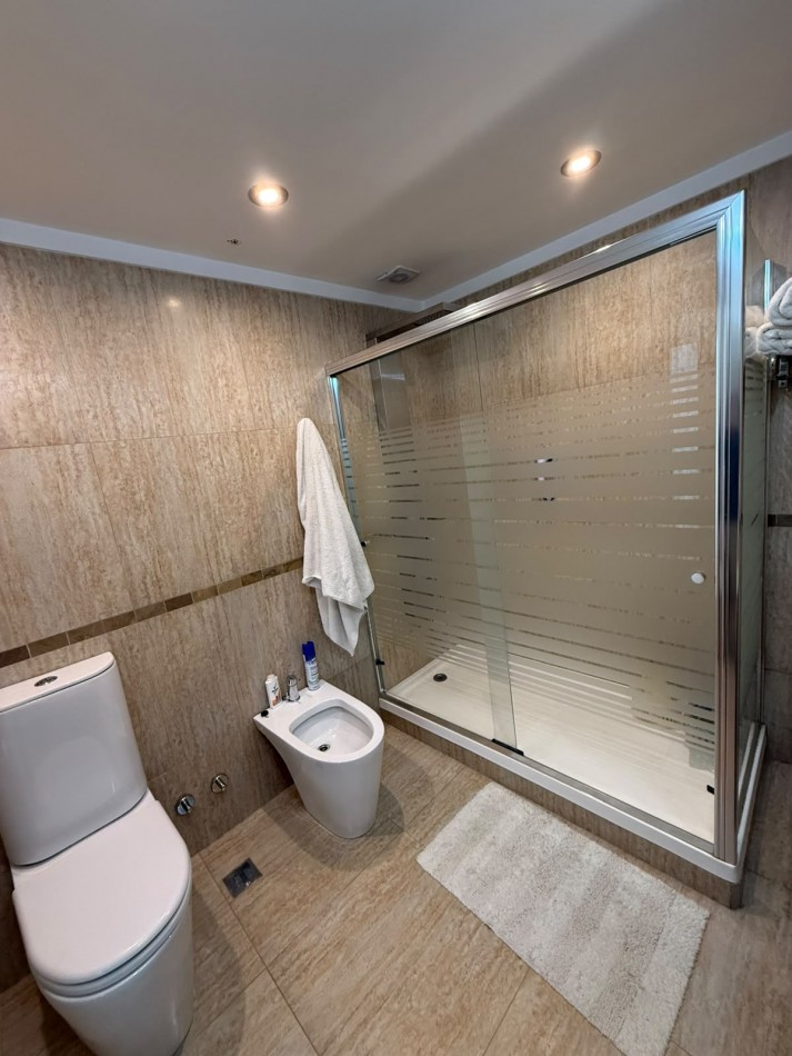 Triplex en Venta - Con Cochera, Balcon y Amenities