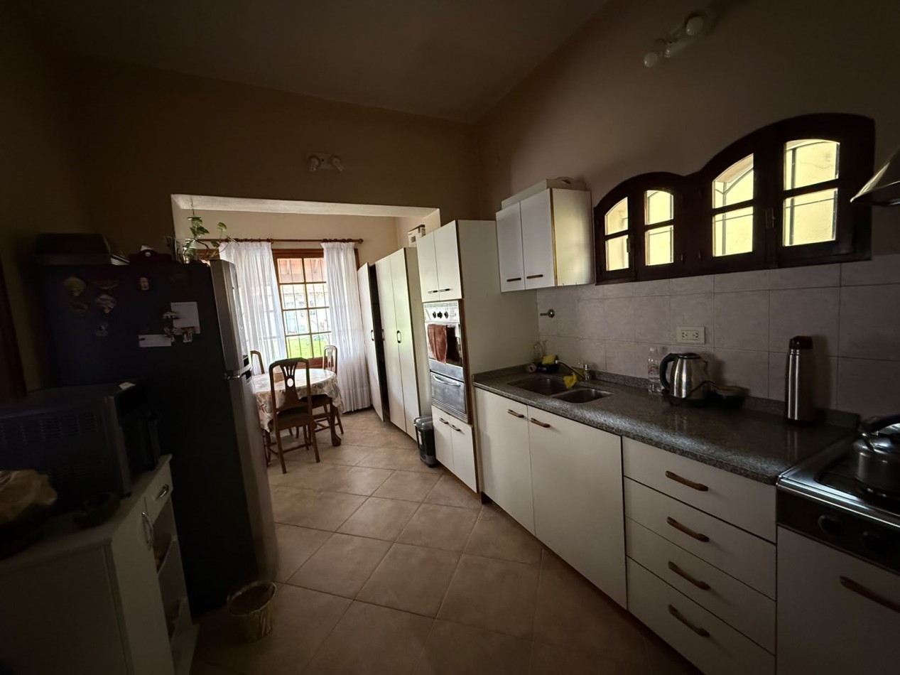 Casa de Alto Nivel Estilo Ingles - Elegancia, amplitud y espacios para disfrutar