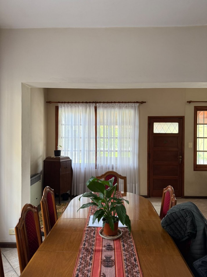Casa de Alto Nivel Estilo Ingles - Elegancia, amplitud y espacios para disfrutar