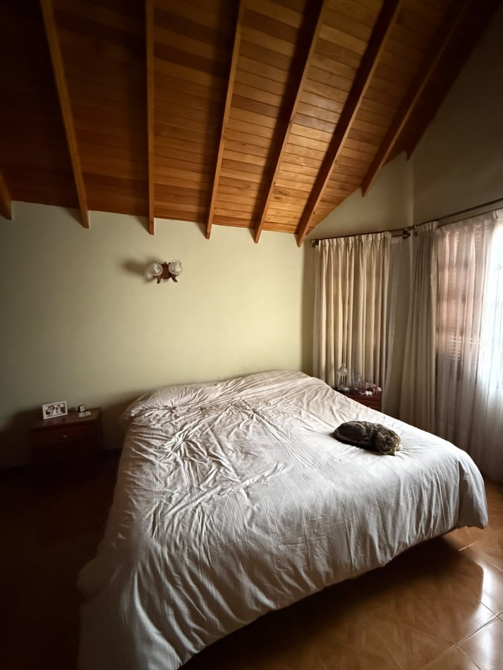 Casa de Alto Nivel Estilo Ingles - Elegancia, amplitud y espacios para disfrutar