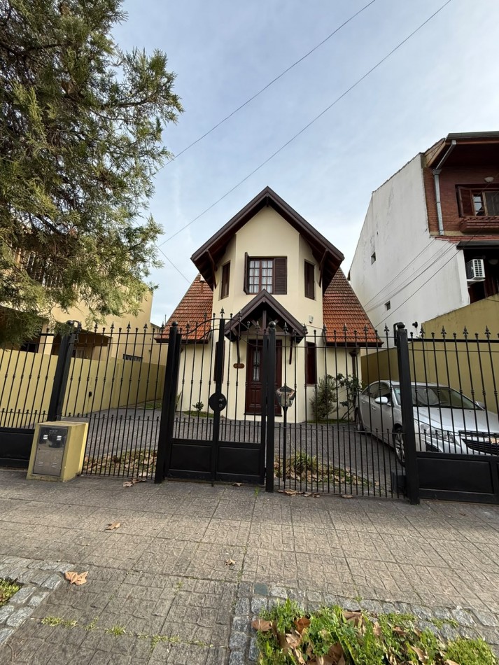 Casa de Alto Nivel Estilo Ingles - Elegancia, amplitud y espacios para disfrutar
