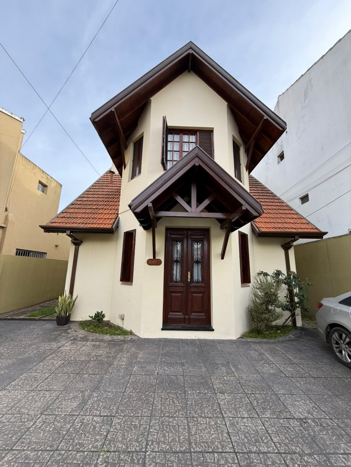 Casa de Alto Nivel Estilo Ingles - Elegancia, amplitud y espacios para disfrutar