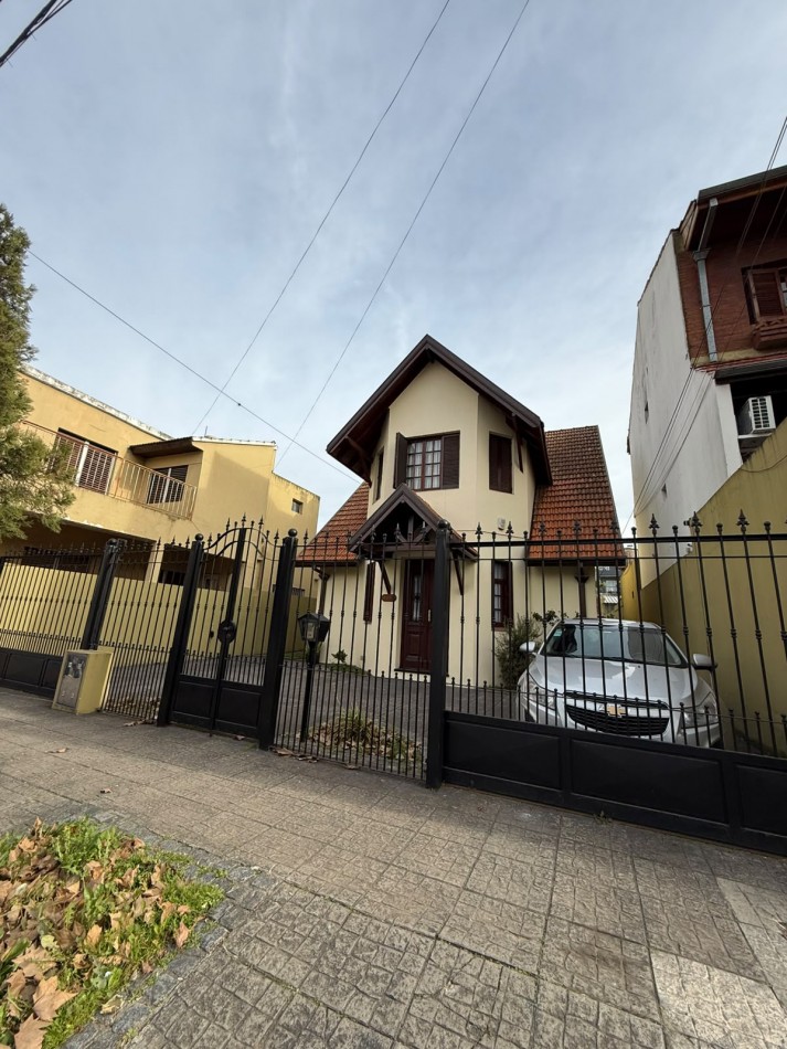 Casa de Alto Nivel Estilo Ingles - Elegancia, amplitud y espacios para disfrutar