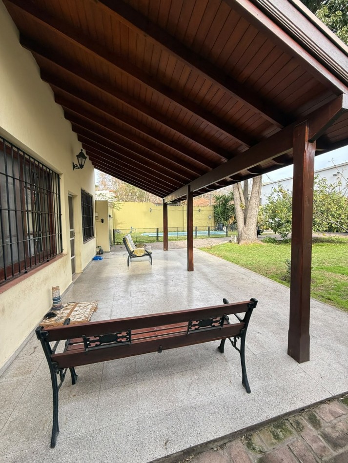 Casa de Alto Nivel Estilo Ingles - Elegancia, amplitud y espacios para disfrutar