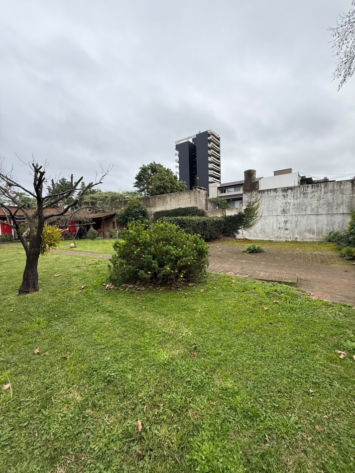 Casa con Lote para Desarrollo Inmobiliario - Excelente Oportunidad para Constructores