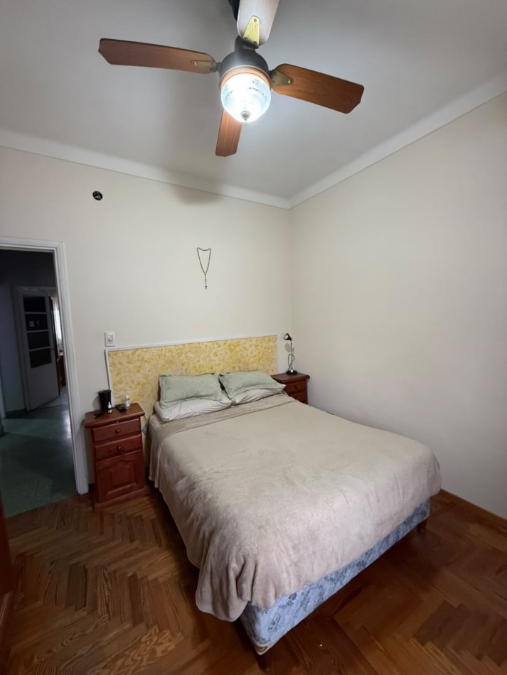 Casa con Departamento Independiente y Garage para 3 Autos - Se Escuchan Ofertas