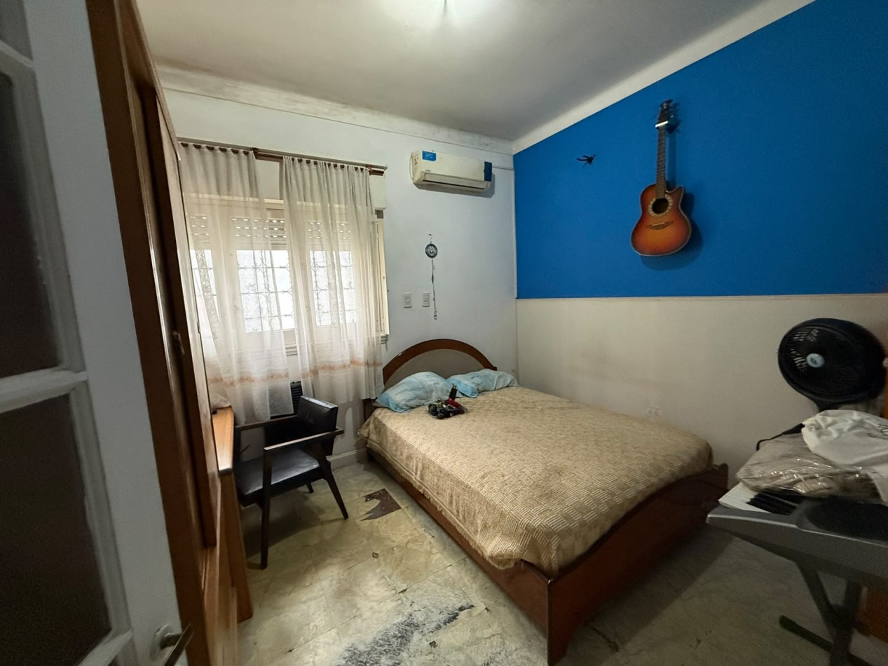 Casa con Departamento Independiente y Garage para 3 Autos - Se Escuchan Ofertas