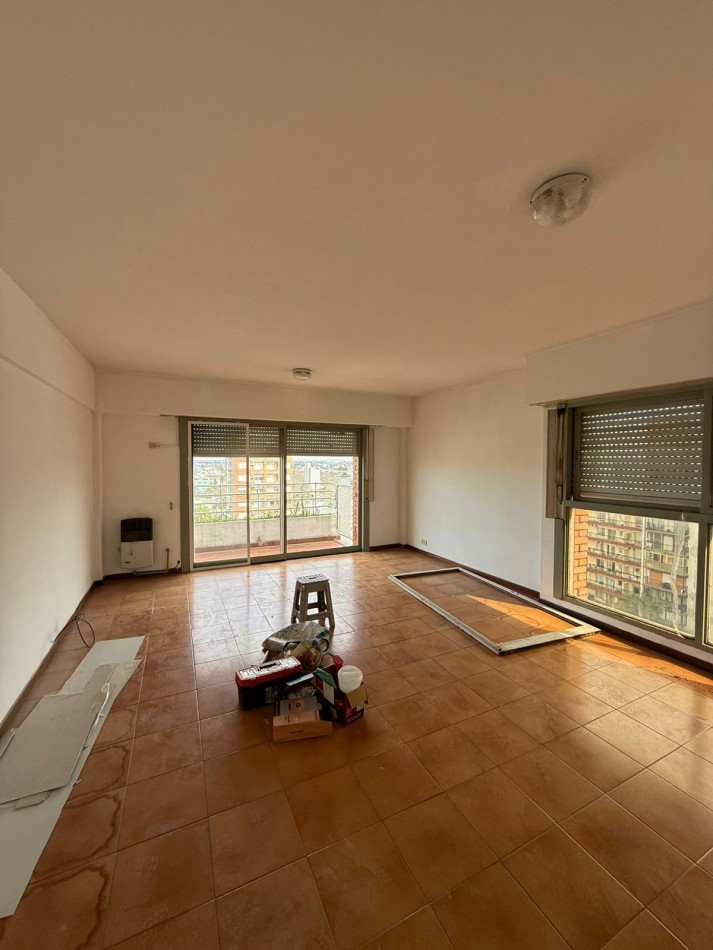 Departamento de 3 Ambientes en Alquiler con Cochera