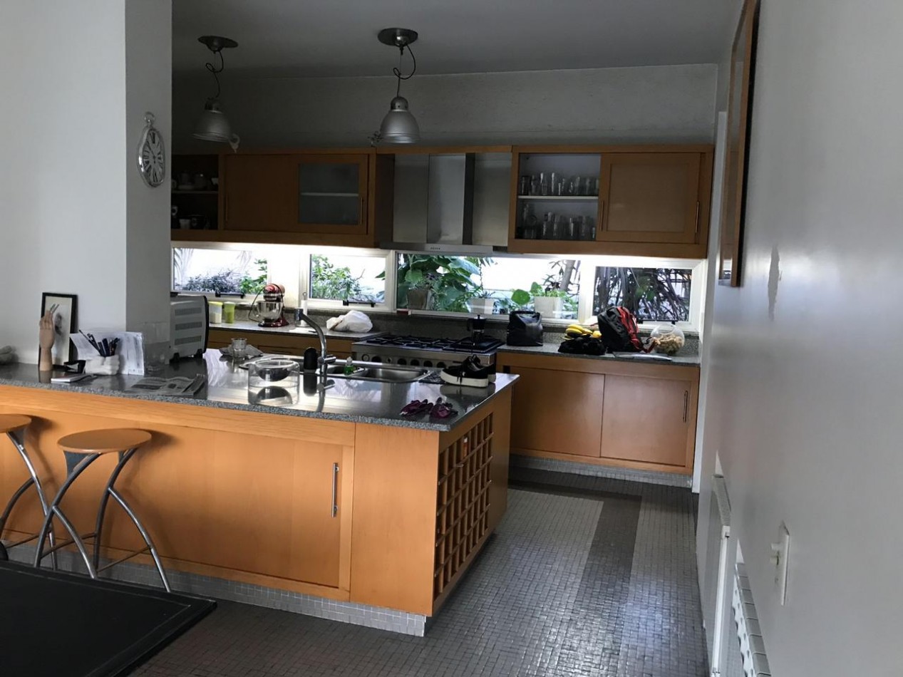 Casa en Venta en Barrio El Aleman - Amplios Ambientes y Excelente Distribucion