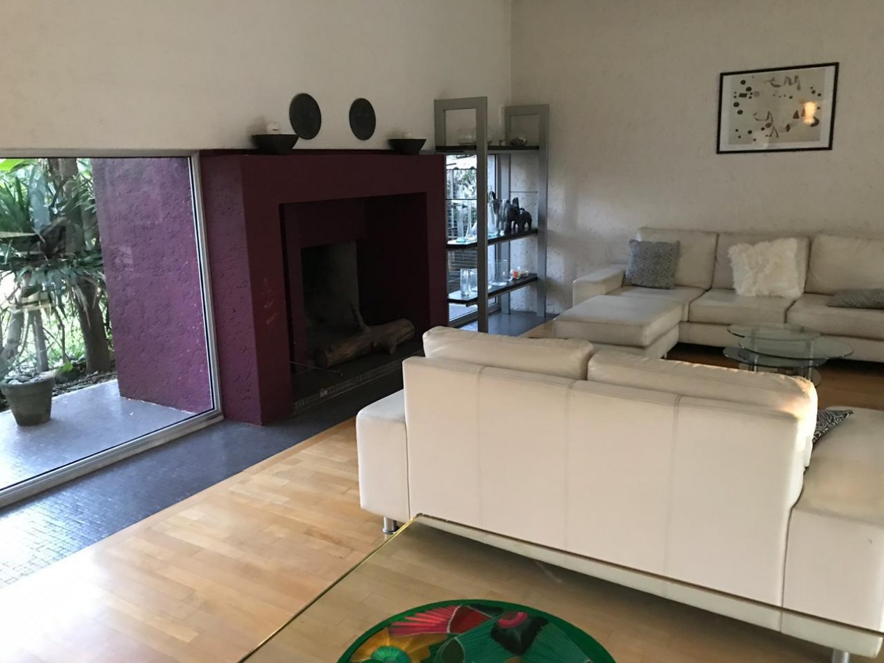 Casa en Venta en Barrio El Aleman - Amplios Ambientes y Excelente Distribucion