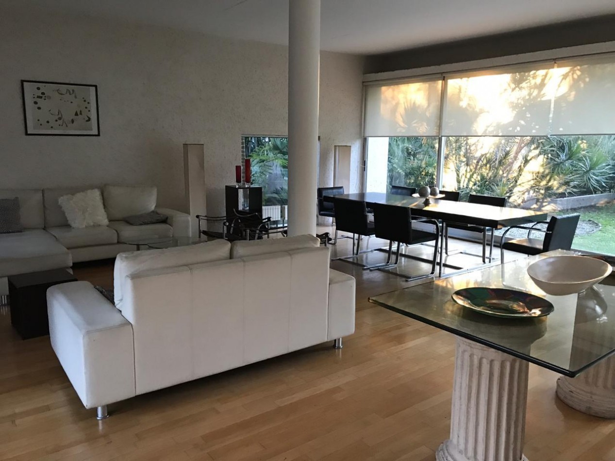 Casa en Venta en Barrio El Aleman - Amplios Ambientes y Excelente Distribucion