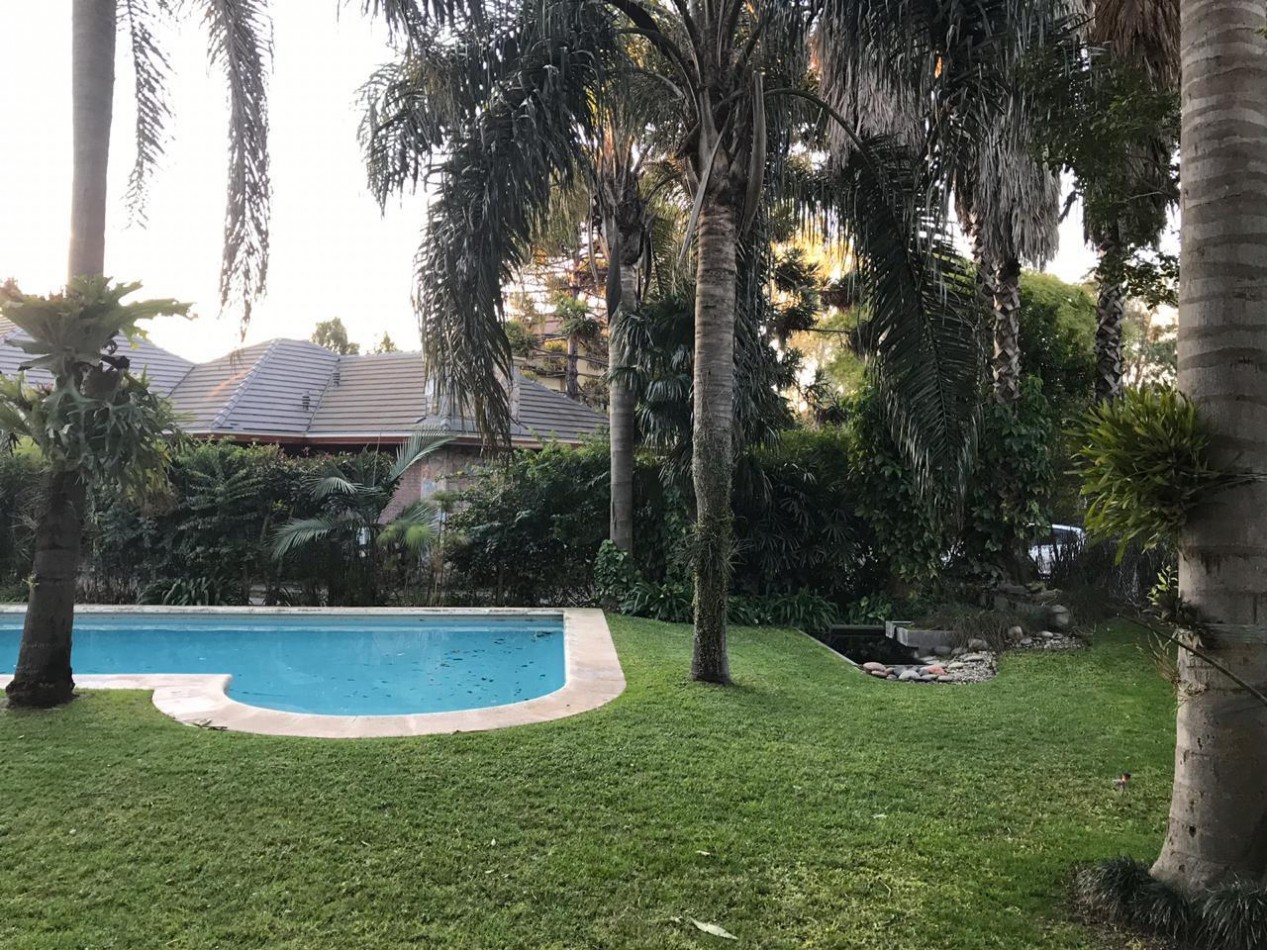 Casa en Venta en Barrio El Aleman - Amplios Ambientes y Excelente Distribucion