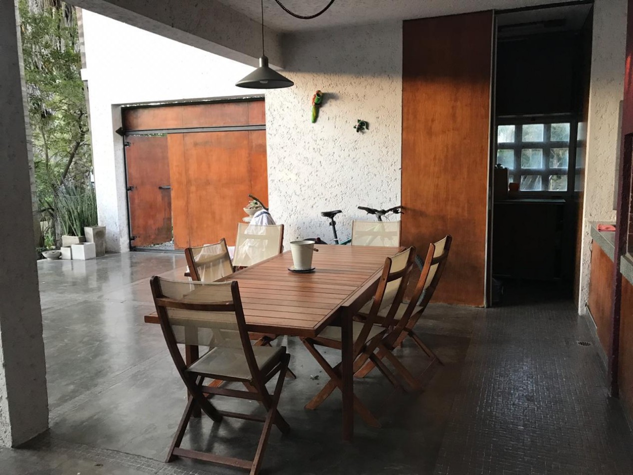 Casa en Venta en Barrio El Aleman - Amplios Ambientes y Excelente Distribucion