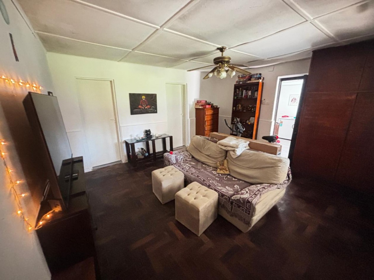 Oportunidad - Casa de 3 Ambientes sobre Amplio Lote