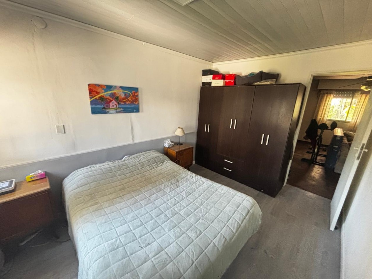 Oportunidad - Casa de 3 Ambientes sobre Amplio Lote