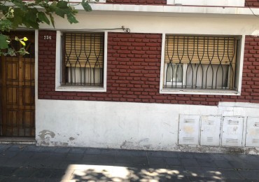 Casa tipo PH en venta - 3 ambientes con patio y terraza