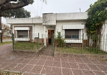 Casa de 3 Ambientes en Venta en Ezpeleta