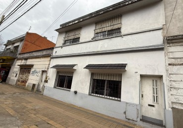 Casa con Departamento Independiente en Venta - Ideal para Vivienda Multifamiliar o Inversion