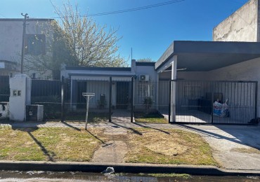 Oportunidad - Casa de 3 Ambientes sobre Amplio Lote