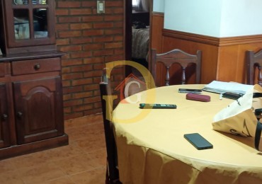 Casa en Bernal - en venta